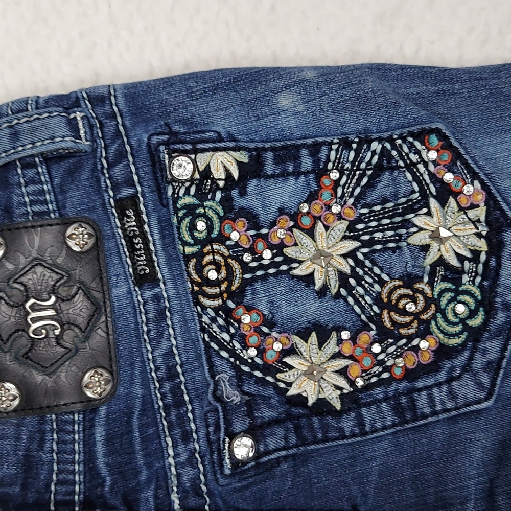 Miss Me Peace Floral Rhinestone Pockets  Cut off Shorts Size 28
